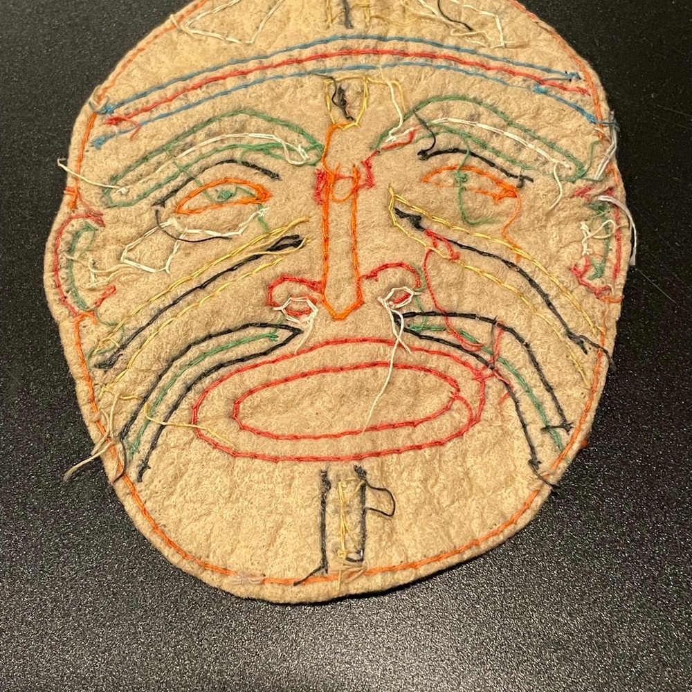 Vintage Handmade Beaded Mask on Cloth. Unknown Origin. - Picture 4 of 8